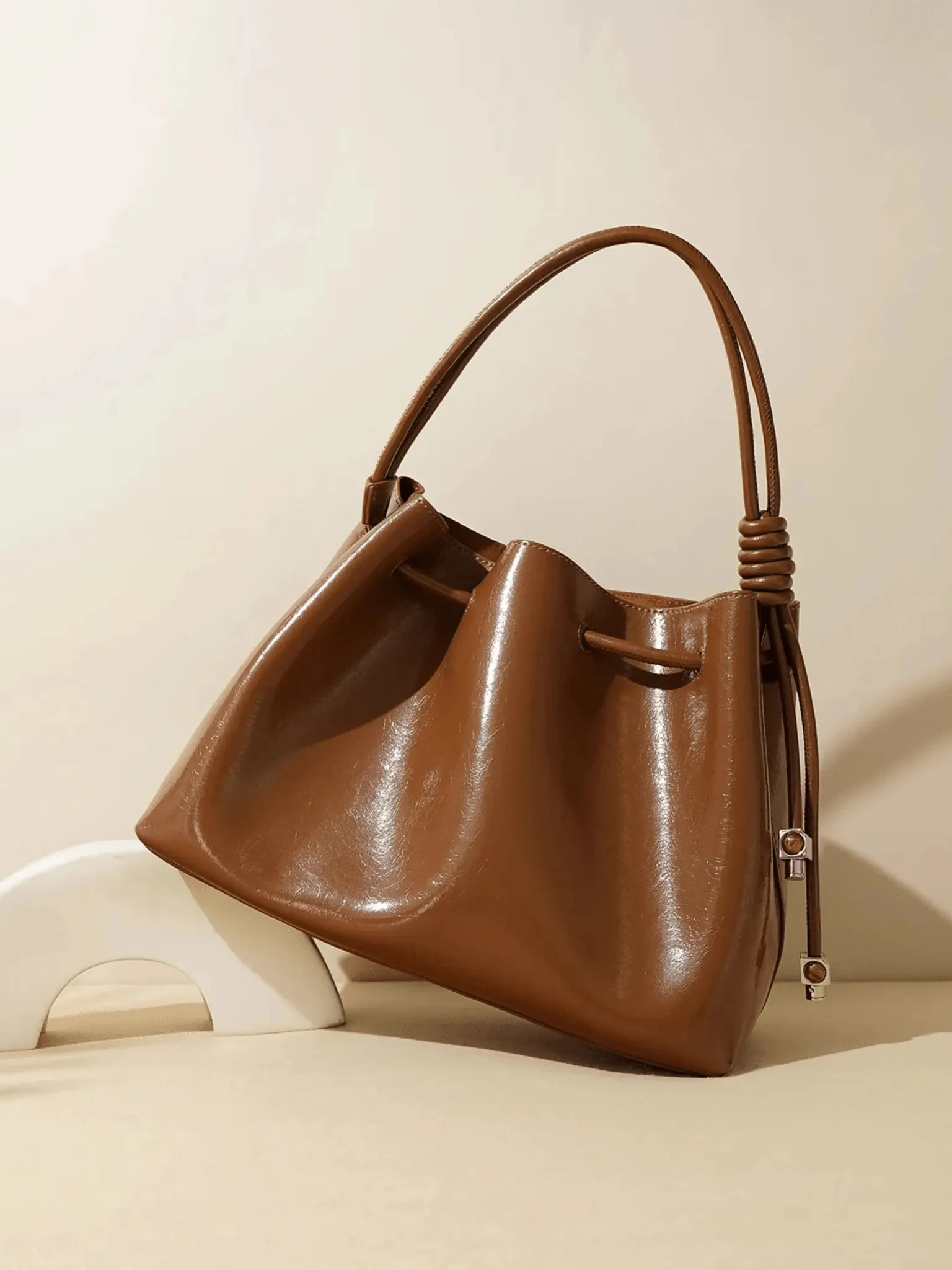 Florence | Glossy Leather Bucket Bag