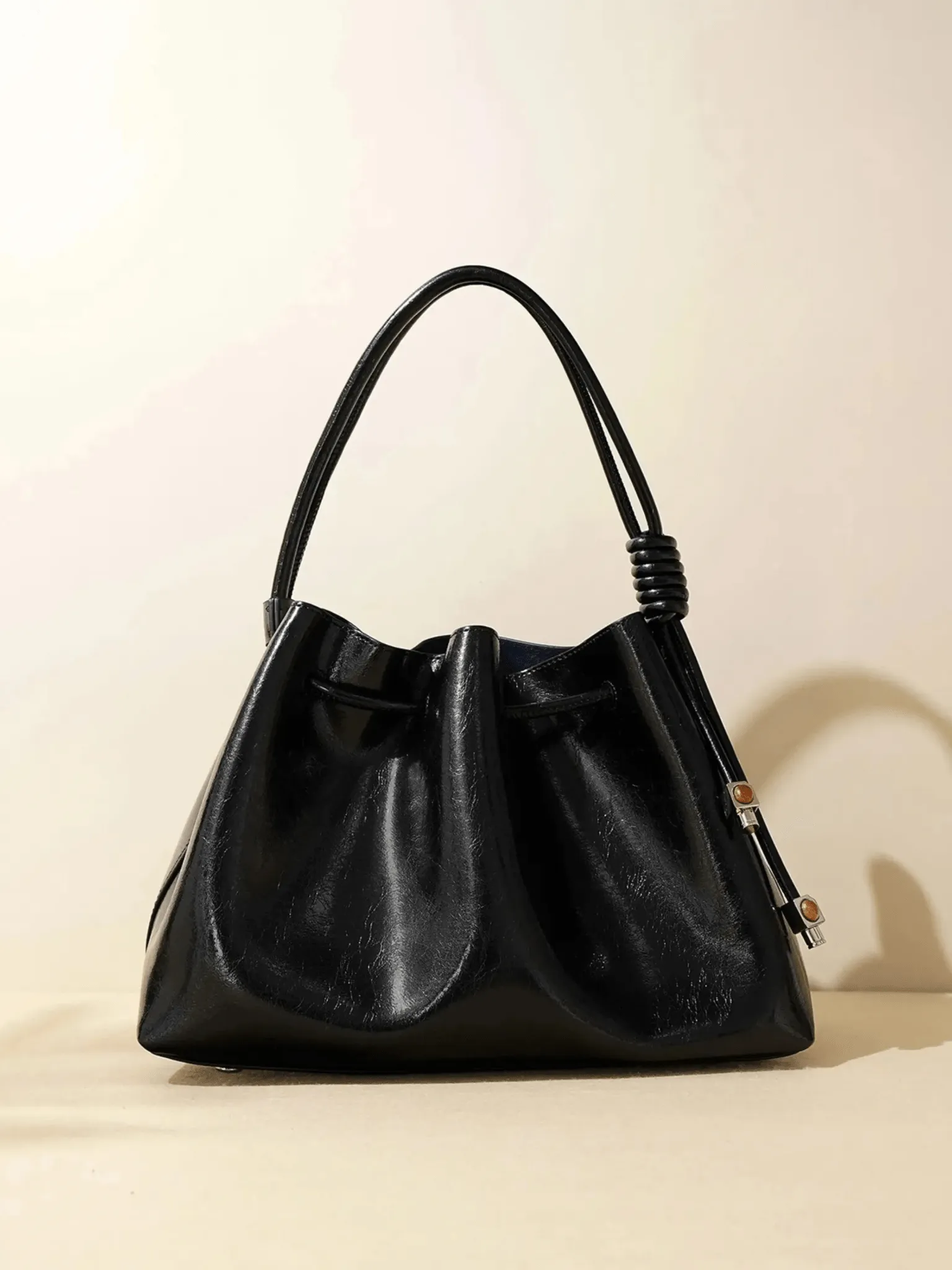 Florence | Glossy Leather Bucket Bag