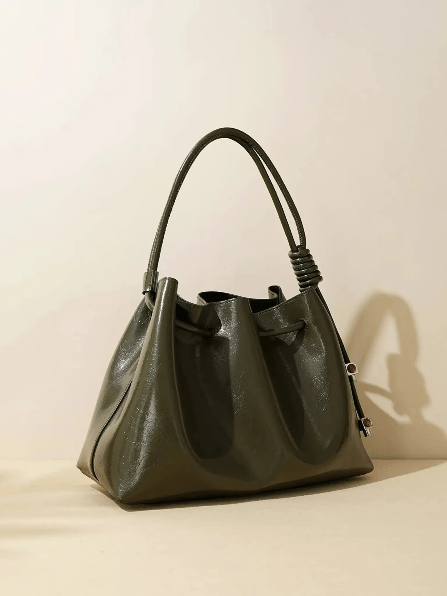 Florence | Glossy Leather Bucket Bag