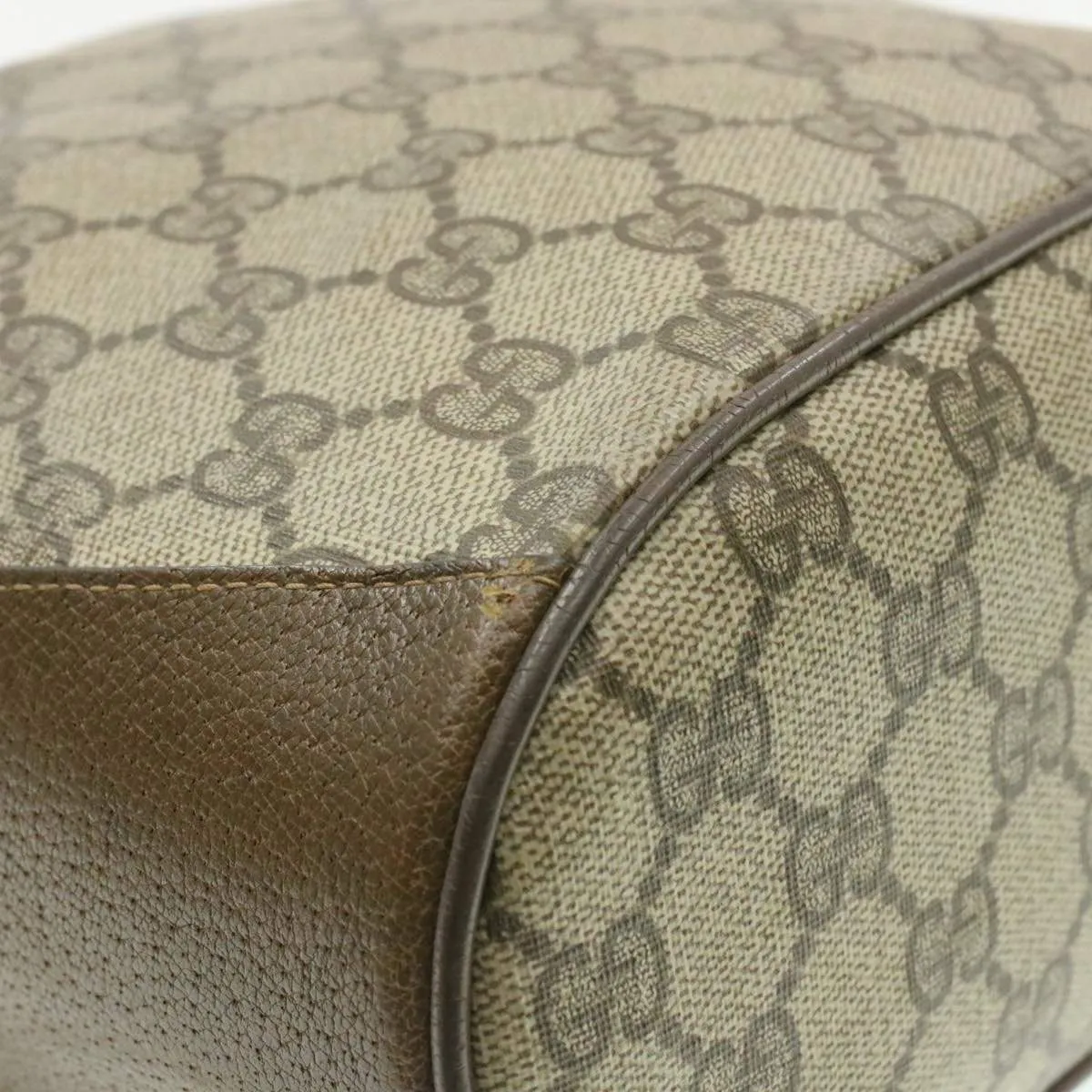 GUCCI Supreme GG Canvas Bucket Bag - AR3130