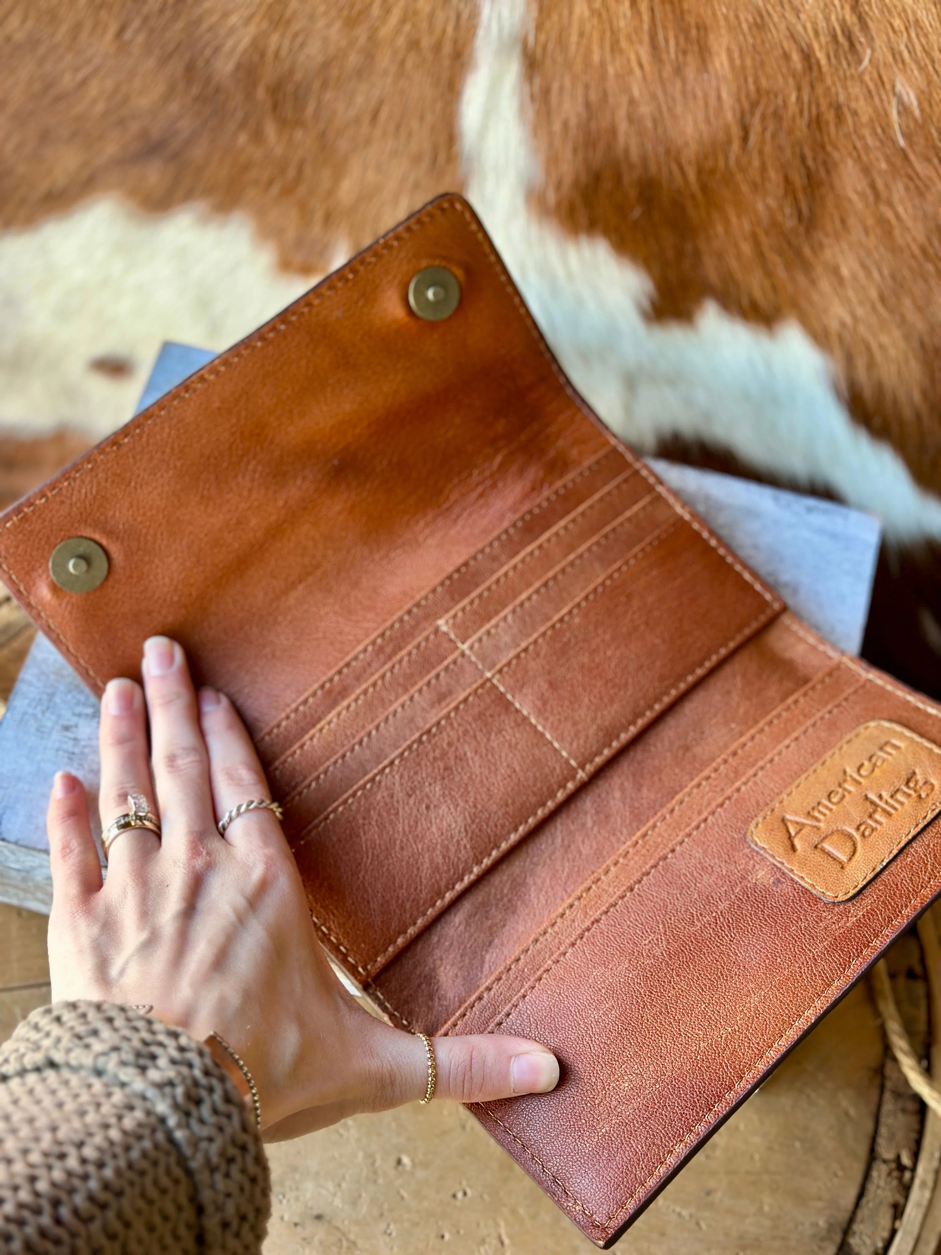 Matilda Tooled Leather Organized Clutch [Natural]