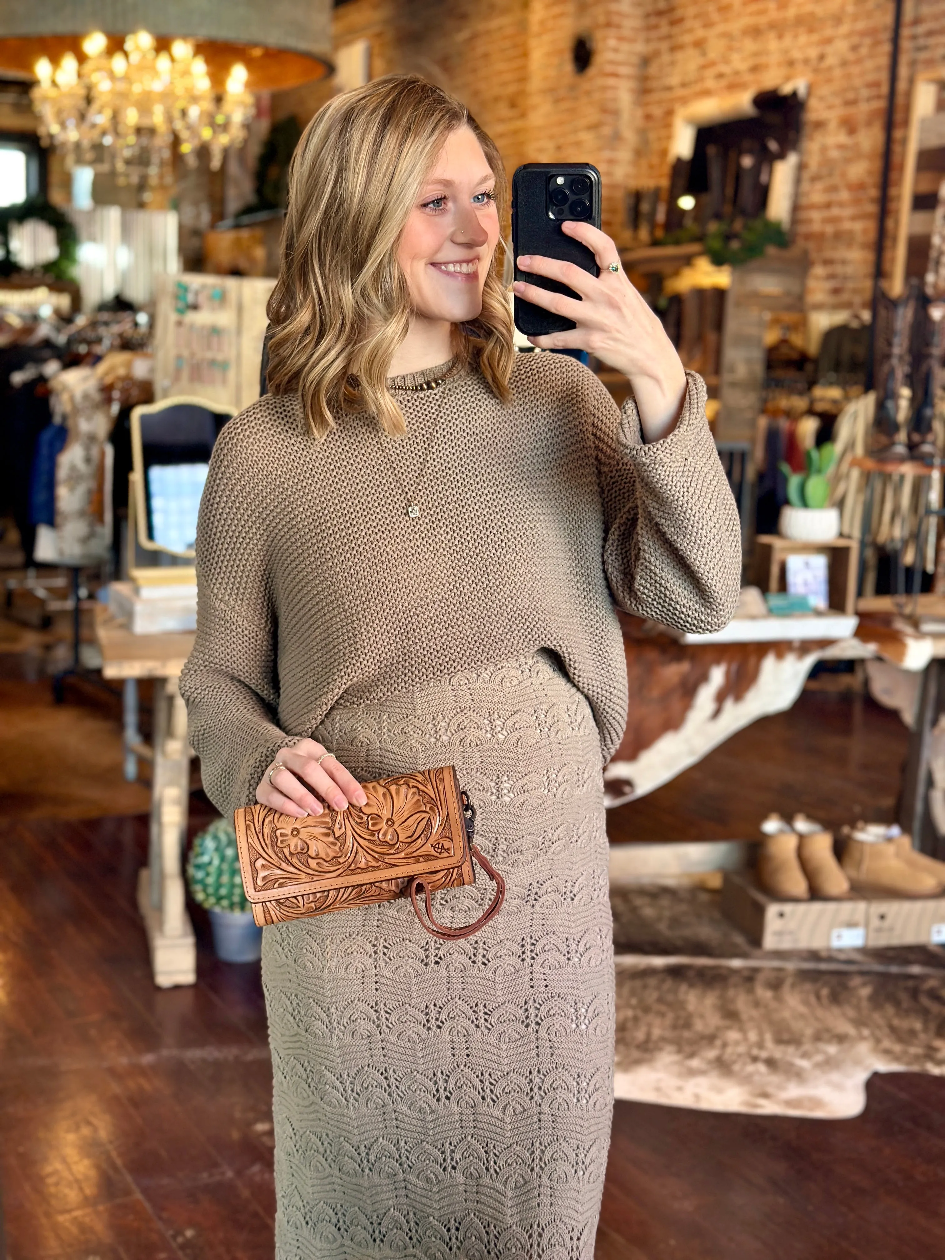 Matilda Tooled Leather Organized Clutch [Natural]
