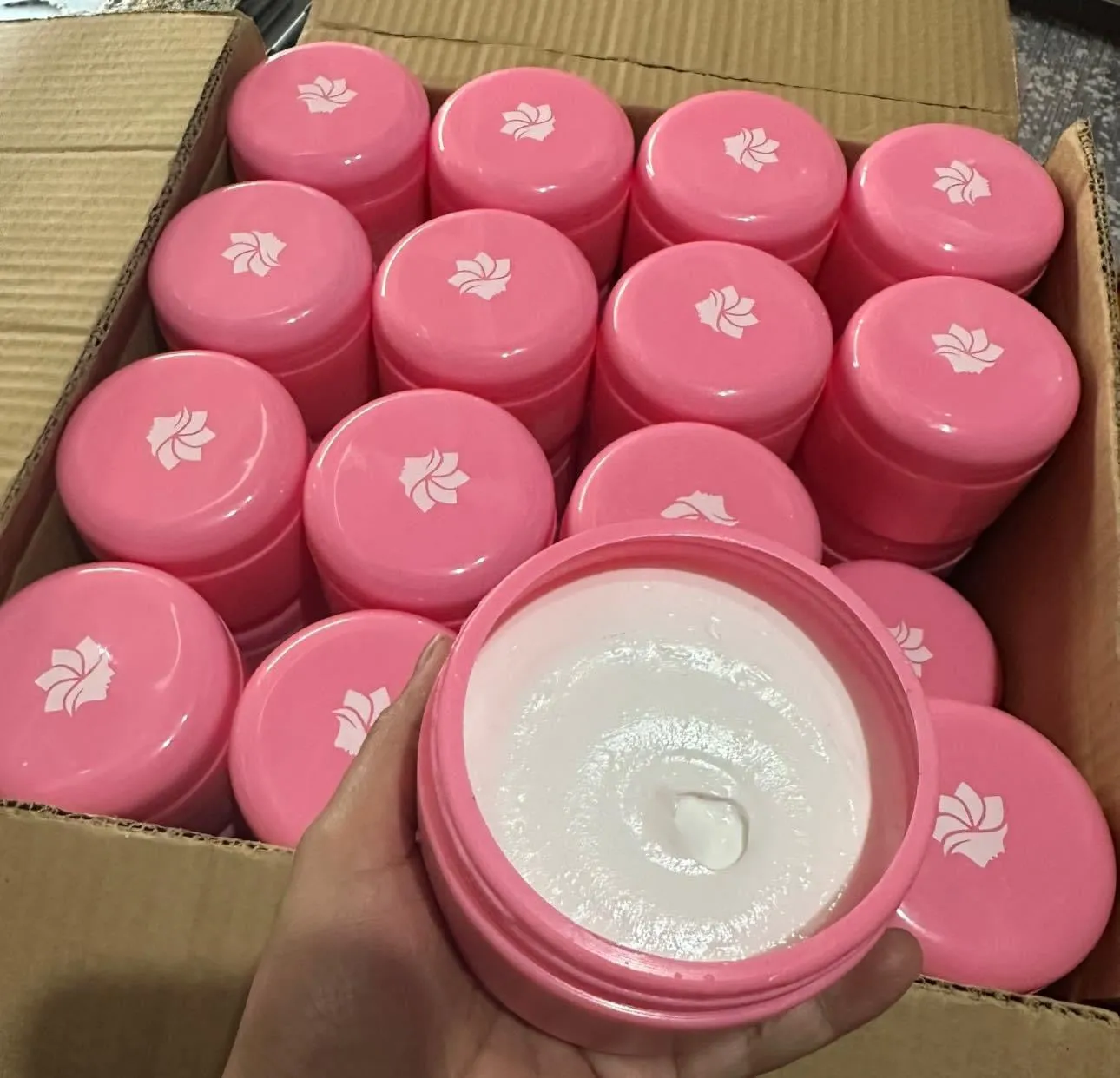 Rosmar Kagayaku - Underarm Whitening Cream 300 G ( pink )